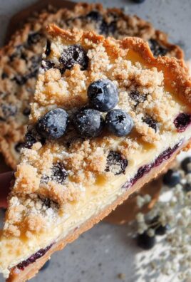 Blaubeer-Tarte mit Vanille-Schmand und Streuseln