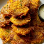 Crispy Butternut Squash Fritters mit Knoblauchdip Rezept