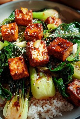 Gebratener Pak Choi mit knusprigem Tofu und Reis
