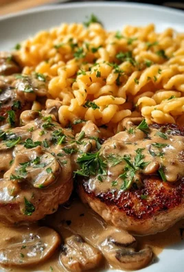 Medaillons in Champignon Rahmsoße mit Spätzle