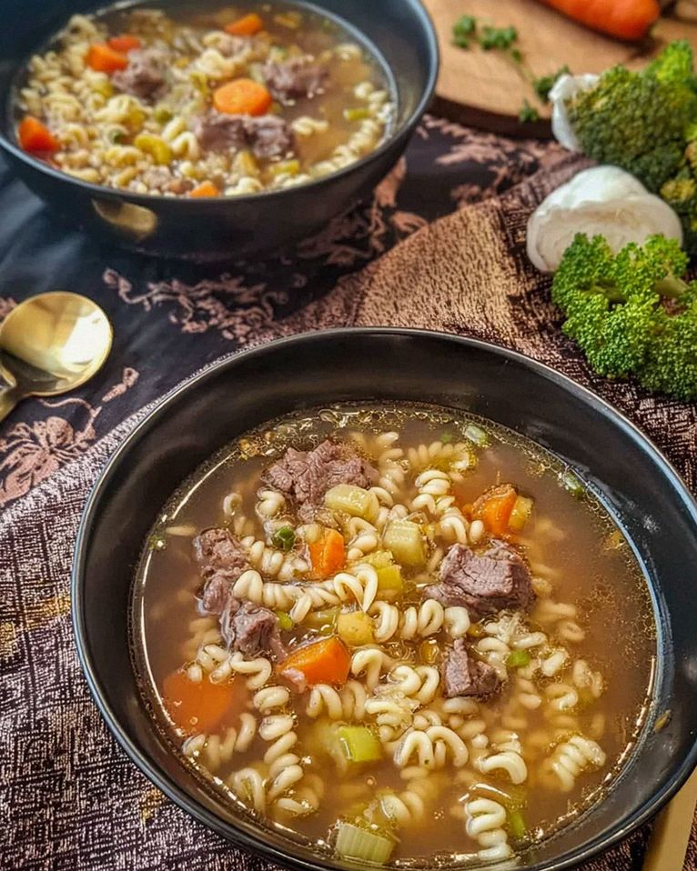 Nudelsuppe mit Rindfleisch