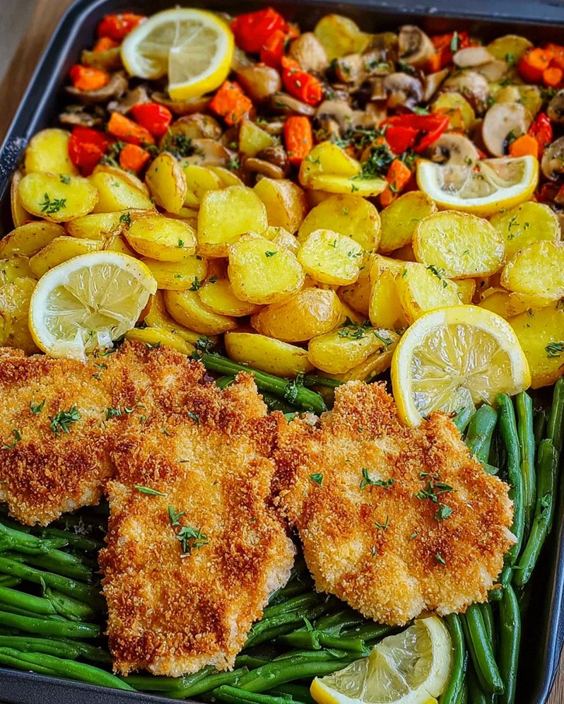 Panierte Parmesan Hähnchenschnitzel aus dem Ofen mit Gemüse und Kartoffelecken – Schritt 2