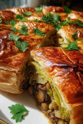 Wirsing-Pie mit Pilz-Linsen-Kartoffelfüllung